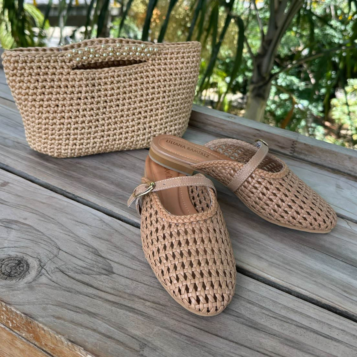 Zueco Roma Camel · Mule tejido con correa en cuero | Liliana Ramírez Calzado